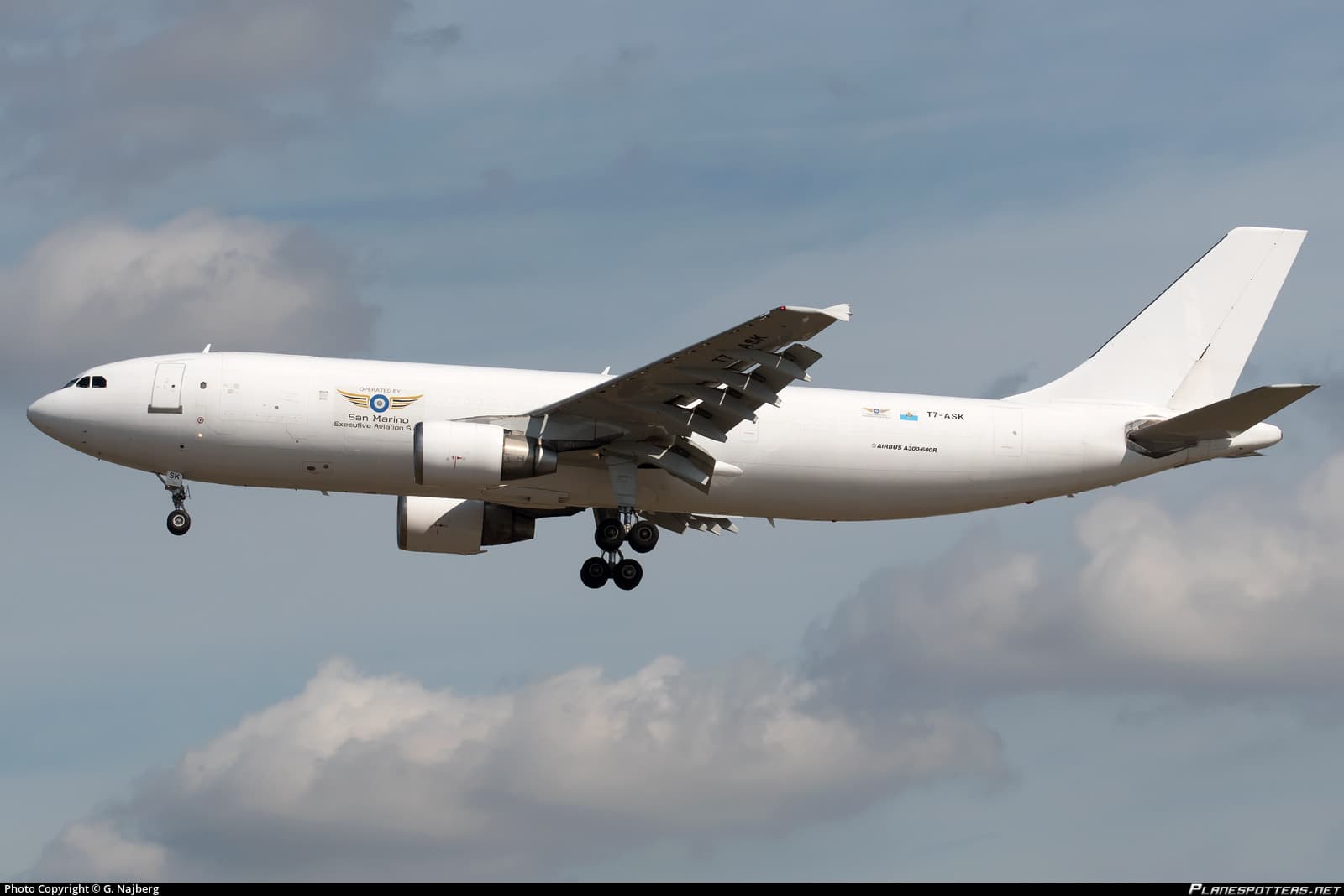 Airbus A300-600F freighter T7-ASK on final approach with its landing gear down
